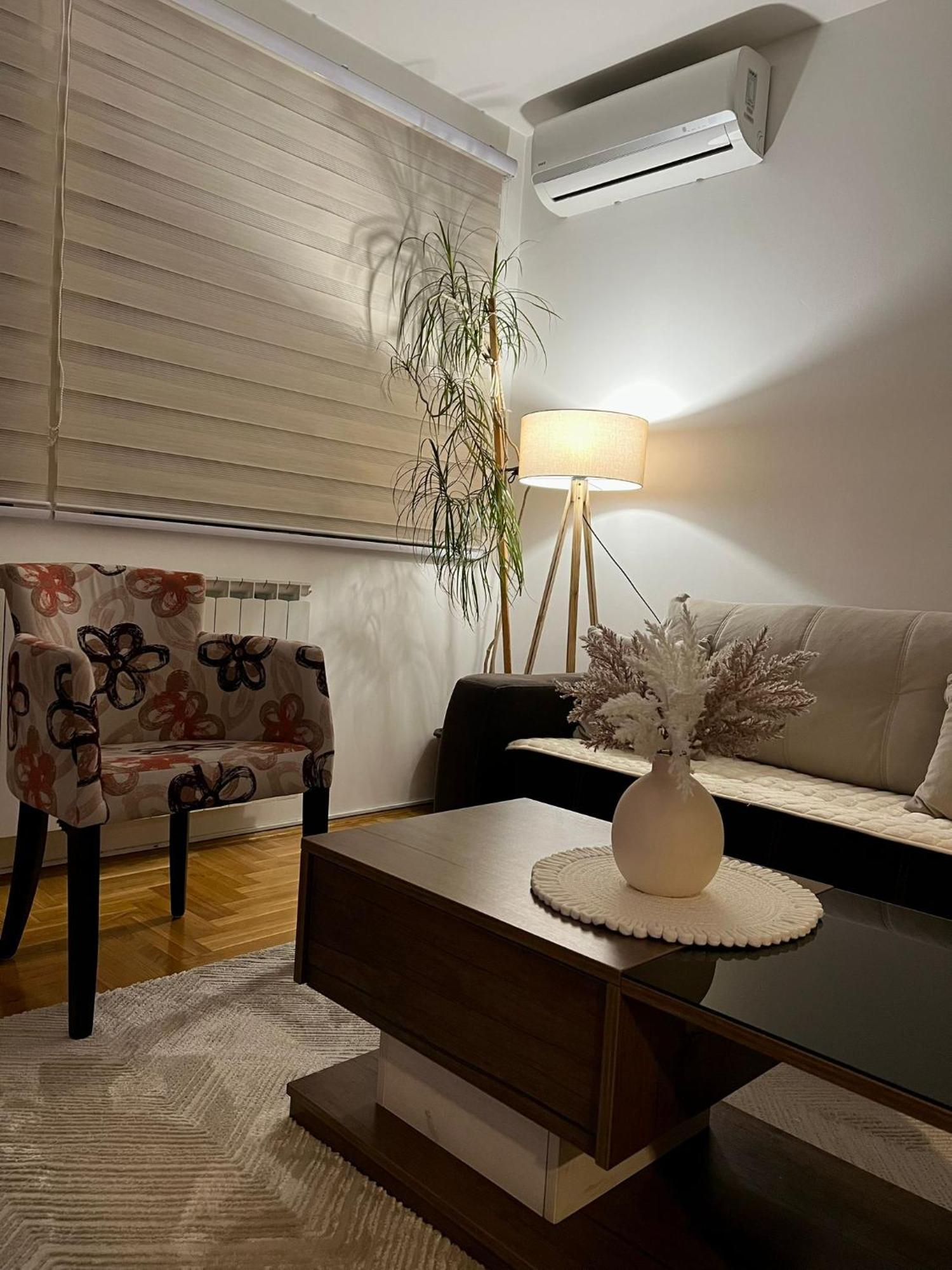 Apartman Manja Lukavica Exteriör bild